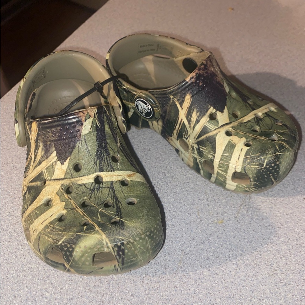 Kids Camouflage Crocs size 6 little kid